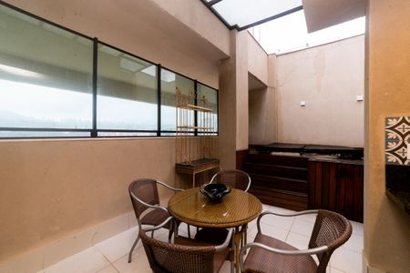 Apartamento à venda com 190m², 2 quartos e 3 vagas Apartamento à venda com 190m², 2 quartos e 3 vagasCobertura