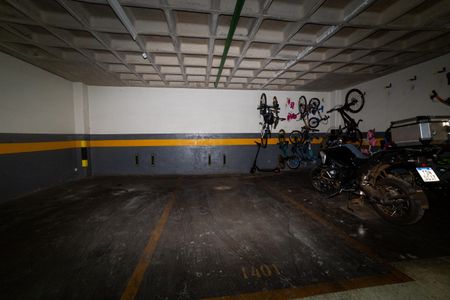 Apartamento à venda com 190m², 2 quartos e 3 vagas Apartamento à venda com 190m², 2 quartos e 3 vagasGaragem