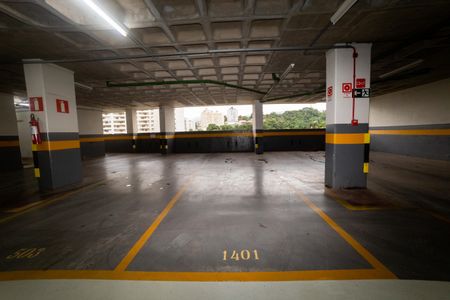 Apartamento à venda com 190m², 2 quartos e 3 vagas Apartamento à venda com 190m², 2 quartos e 3 vagasGaragem