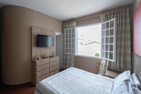 Casa à venda com 310m², 4 quartos e 4 vagasSuíte