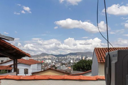 Casa à venda com 310m², 4 quartos e 4 vagasQuarto 3 - Vista