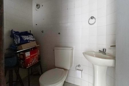 Casa à venda com 310m², 4 quartos e 4 vagasBanheiro de serviço