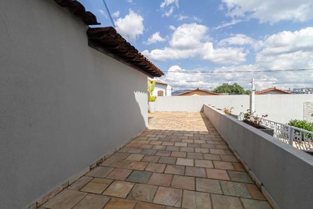 Casa à venda com 310m², 4 quartos e 4 vagasVaranda