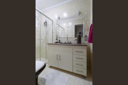 Casa à venda com 310m², 4 quartos e 4 vagasBanheiro social