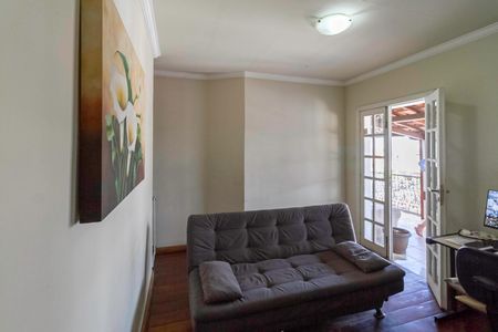 Casa à venda com 310m², 4 quartos e 4 vagasCasa 2 - Sala