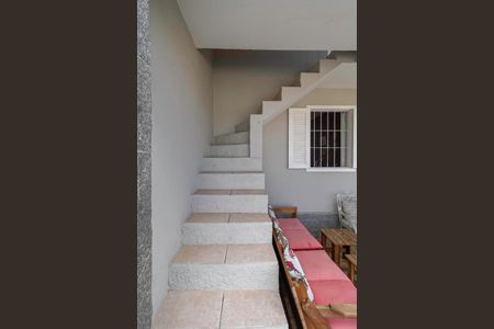 Casa à venda com 310m², 4 quartos e 4 vagasEscada