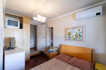 Casa à venda com 310m², 4 quartos e 4 vagasCasa 2 - Suíte