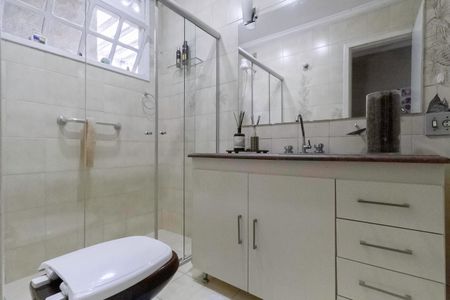 Casa à venda com 310m², 4 quartos e 4 vagasBanheiro social