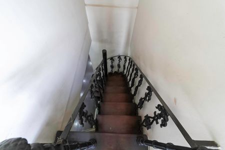 Casa à venda com 310m², 4 quartos e 4 vagasEscada