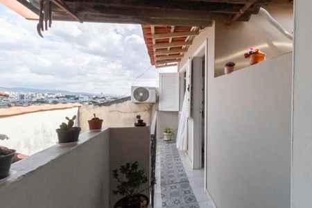 Casa à venda com 310m², 4 quartos e 4 vagasVaranda