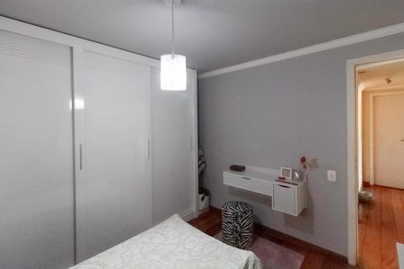 Casa à venda com 310m², 4 quartos e 4 vagasCasa 2 - Quarto