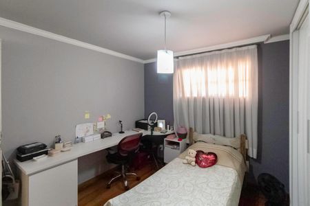 Casa à venda com 310m², 4 quartos e 4 vagasCasa 2 - Quarto