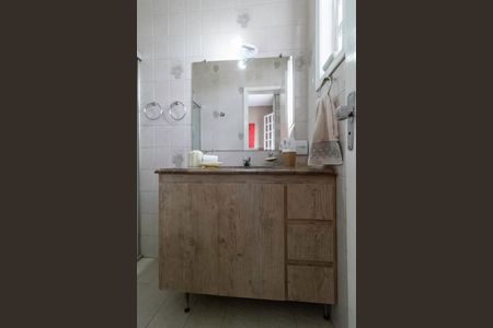 Casa à venda com 310m², 4 quartos e 4 vagasBanheiro da suíte