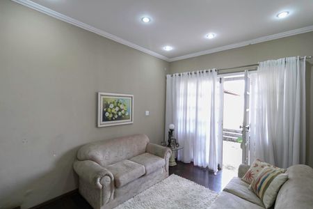 Casa à venda com 310m², 4 quartos e 4 vagasSala