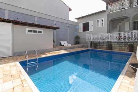 Casa à venda com 310m², 4 quartos e 4 vagasPiscina