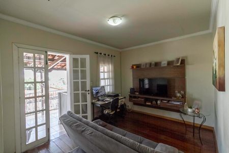 Casa à venda com 310m², 4 quartos e 4 vagasCasa 2 - Sala