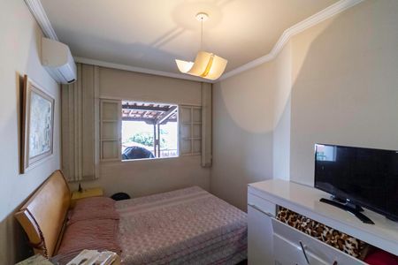 Casa à venda com 310m², 4 quartos e 4 vagasCasa 2 - Suíte