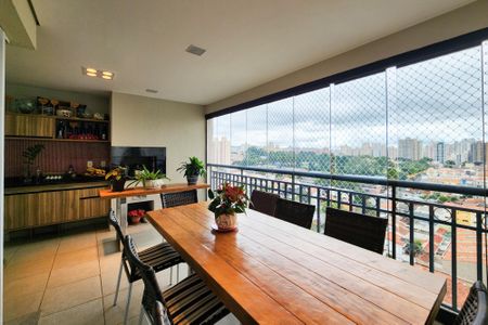 Apartamento à venda com 180m², 3 quartos e 3 vagas Apartamento à venda com 180m², 3 quartos e 3 vagasVaranda Sala