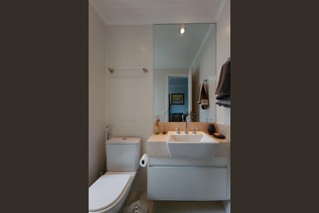 Apartamento à venda com 180m², 3 quartos e 3 vagas Apartamento à venda com 180m², 3 quartos e 3 vagasBanheiro da Suíte 1