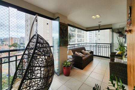 Apartamento à venda com 180m², 3 quartos e 3 vagas Apartamento à venda com 180m², 3 quartos e 3 vagasVaranda Sala