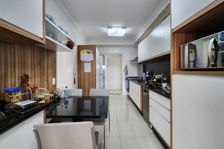 Apartamento à venda com 180m², 3 quartos e 3 vagas Apartamento à venda com 180m², 3 quartos e 3 vagasCozinha
