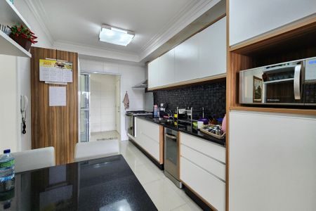 Apartamento à venda com 180m², 3 quartos e 3 vagas Apartamento à venda com 180m², 3 quartos e 3 vagasCozinha