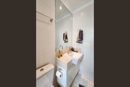 Apartamento à venda com 180m², 3 quartos e 3 vagas Apartamento à venda com 180m², 3 quartos e 3 vagasBanheiro da Suíte 1