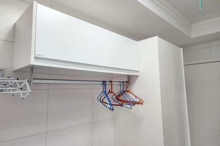 Apartamento à venda com 180m², 3 quartos e 3 vagas Apartamento à venda com 180m², 3 quartos e 3 vagasÁrea de Serviço