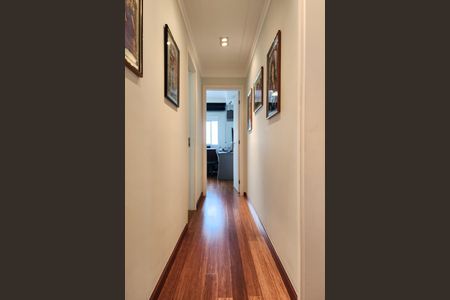 Apartamento à venda com 180m², 3 quartos e 3 vagas Apartamento à venda com 180m², 3 quartos e 3 vagasCorredor