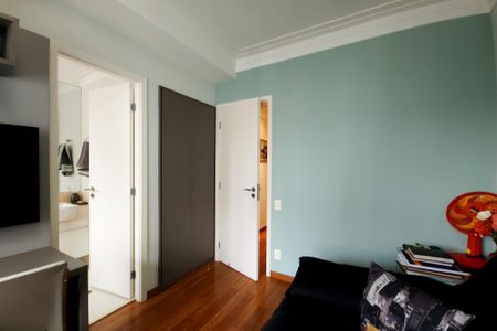 Apartamento à venda com 180m², 3 quartos e 3 vagas Apartamento à venda com 180m², 3 quartos e 3 vagasSuíte 1