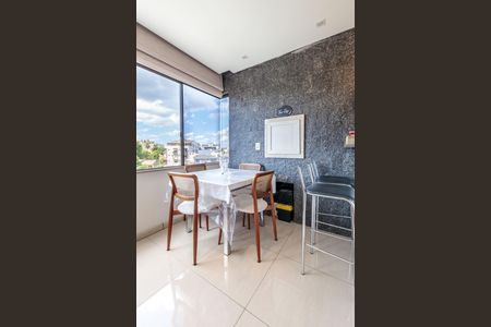 Apartamento à venda com 75m², 3 quartos e 2 vagas Apartamento à venda com 75m², 3 quartos e 2 vagasSala de Jantar