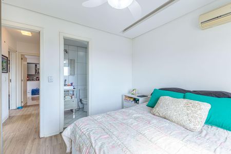Apartamento à venda com 75m², 3 quartos e 2 vagas Apartamento à venda com 75m², 3 quartos e 2 vagasSuíte
