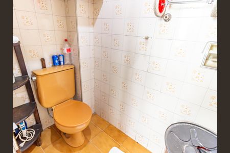 Apartamento à venda com 99m², 2 quartos e sem vaga Apartamento à venda com 99m², 2 quartos e sem vagaBanheiro de serviço