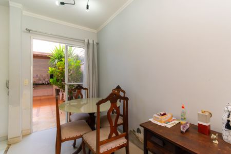 Casa de condomínio para alugar com 85m², 2 quartos e 2 vagas Casa de condomínio para alugar com 85m², 2 quartos e 2 vagasSala de Jantar