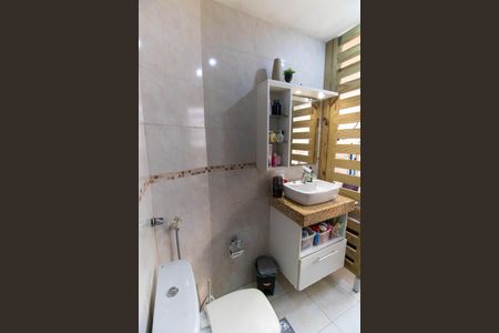 Apartamento à venda com 45m², 2 quartos e sem vaga Apartamento à venda com 45m², 2 quartos e sem vagaBanheiro