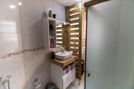 Apartamento à venda com 45m², 2 quartos e sem vaga Apartamento à venda com 45m², 2 quartos e sem vagaBanheiro