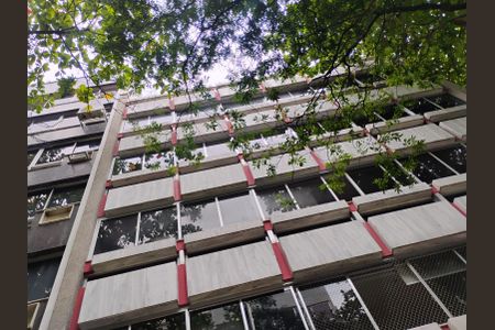 Apartamento à venda com 190m², 4 quartos e 1 vaga Apartamento à venda com 190m², 4 quartos e 1 vagaFachada