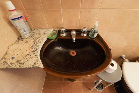 Casa à venda com 150m², 3 quartos e 1 vaga Casa à venda com 150m², 3 quartos e 1 vagaBanheiro Social 1