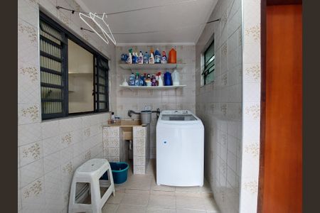 Casa à venda com 120m², 3 quartos e 2 vagas Casa à venda com 120m², 3 quartos e 2 vagasÁrea de Serviço