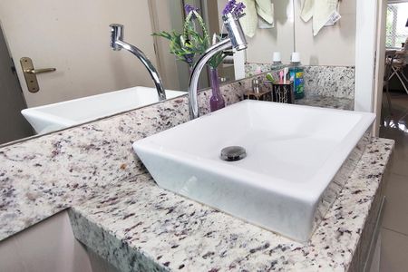 Apartamento à venda com 59m², 2 quartos e sem vaga Apartamento à venda com 59m², 2 quartos e sem vagaBanheiro