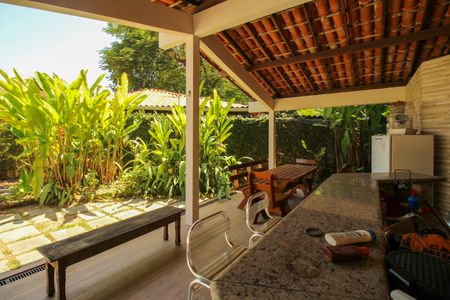 Casa de condomínio à venda com 1036m², 4 quartos e 3 vagas Casa de condomínio à venda com 1036m², 4 quartos e 3 vagasÁrea da churrasqueira