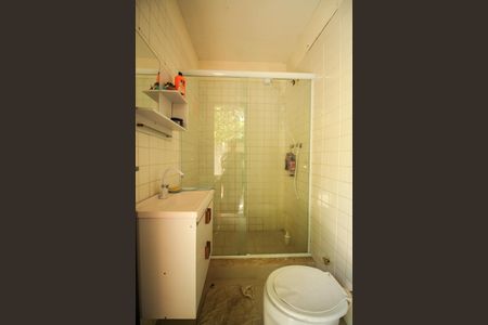 Casa de condomínio à venda com 1036m², 4 quartos e 3 vagas Casa de condomínio à venda com 1036m², 4 quartos e 3 vagasBanheiro de serviço