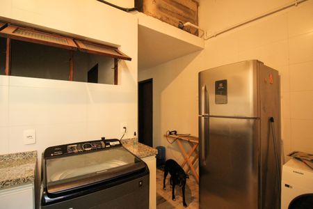 Casa de condomínio à venda com 1036m², 4 quartos e 3 vagas Casa de condomínio à venda com 1036m², 4 quartos e 3 vagasÁrea de Serviço