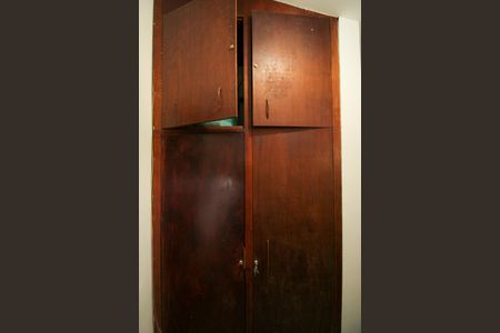 Casa de condomínio à venda com 1036m², 4 quartos e 3 vagas Casa de condomínio à venda com 1036m², 4 quartos e 3 vagasQuarto de Serviço