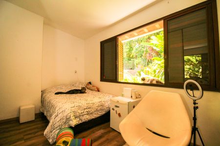 Casa de condomínio à venda com 1036m², 4 quartos e 3 vagas Casa de condomínio à venda com 1036m², 4 quartos e 3 vagasQuarto 2