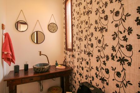 Casa de condomínio à venda com 1036m², 4 quartos e 3 vagas Casa de condomínio à venda com 1036m², 4 quartos e 3 vagasLavabo