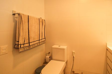 Casa de condomínio à venda com 1036m², 4 quartos e 3 vagas Casa de condomínio à venda com 1036m², 4 quartos e 3 vagasBanheiro Social