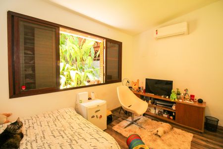 Casa de condomínio à venda com 1036m², 4 quartos e 3 vagas Casa de condomínio à venda com 1036m², 4 quartos e 3 vagasQuarto 2