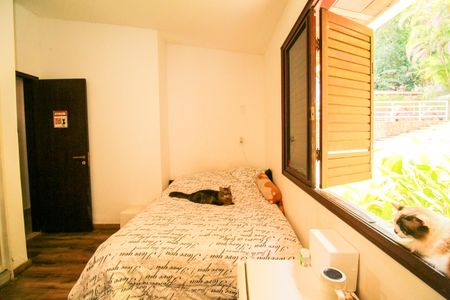 Casa de condomínio à venda com 1036m², 4 quartos e 3 vagas Casa de condomínio à venda com 1036m², 4 quartos e 3 vagasQuarto 2