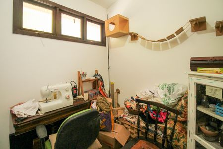 Casa de condomínio à venda com 1036m², 4 quartos e 3 vagas Casa de condomínio à venda com 1036m², 4 quartos e 3 vagasQuarto de Serviço